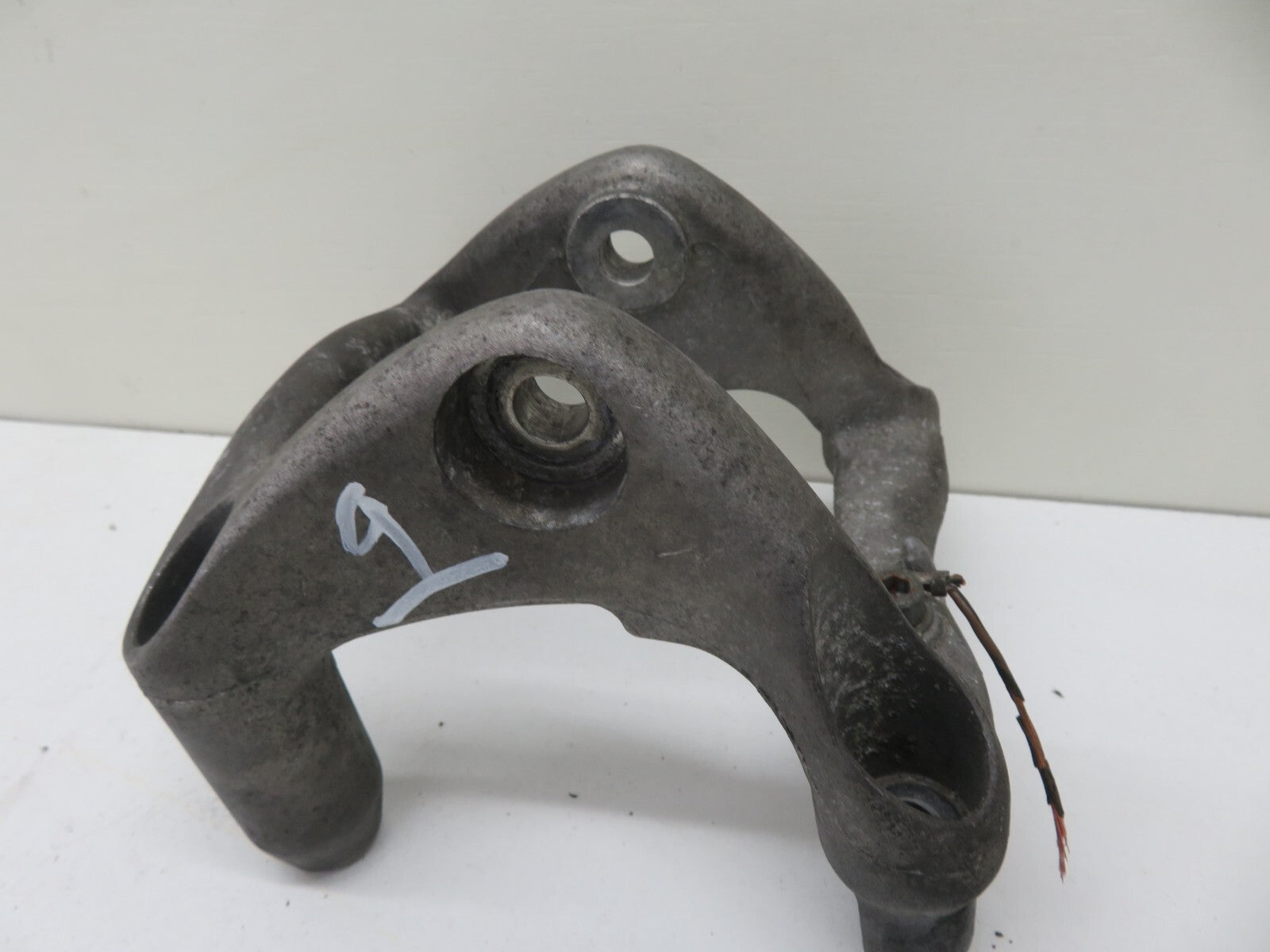 PORSCHE CAYENNE 955 MOUNT BRACKET 948115203 2003-2006 1718-9