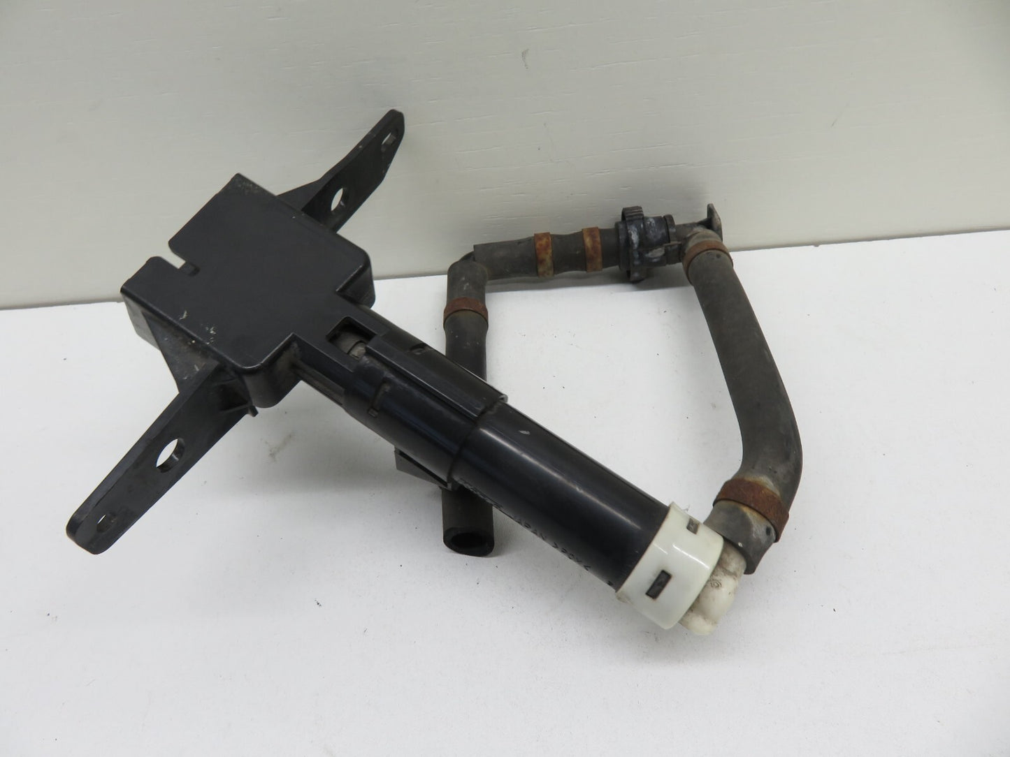 SUBARU FORESTER OS DRIVER HEADLIGHT WASHER JET 2008-2013 A601-13