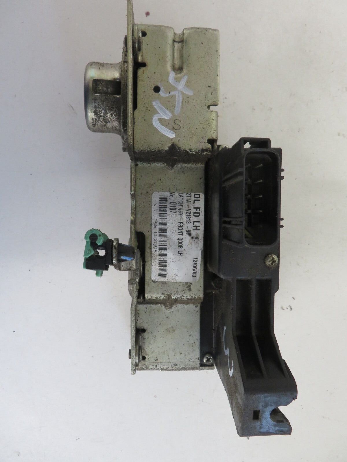 FORD TRANSIT CONNECT NS PASSENGER DOOR LOCK CATCH 2T1AV21813BE 2002-2006 A1219-3