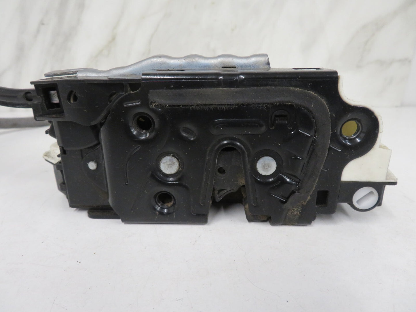 VW SCIROCCO NSF PASSENGER DOOR LOCK CATCH 5N2837015A 2009-2016 STMIX1458-6