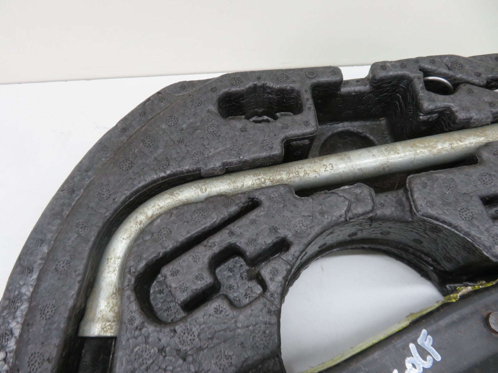 VOLKSWAGEN VW GOLF MK6 CAR JACK WITH BOOT FOAM 2009-2013