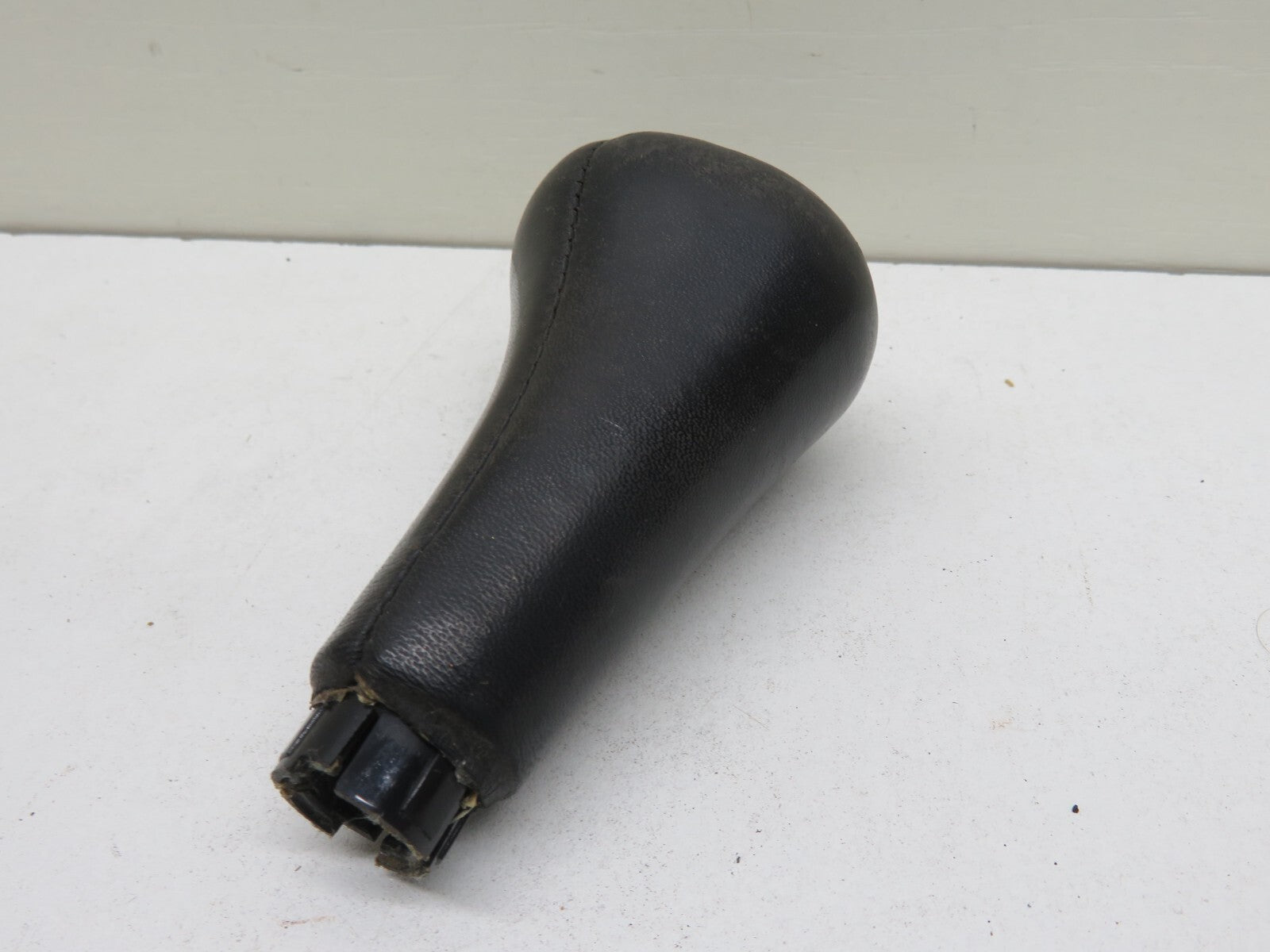 BMW E36 5 SPEED MANUAL GEAR KNOB NEEDS RETRIM  1991-1998 1658-16