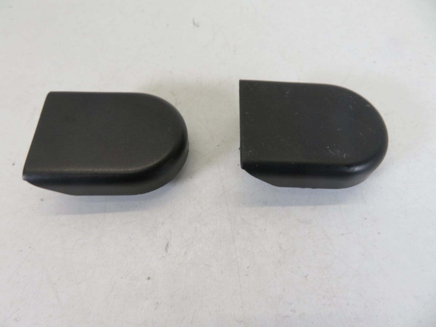 MAZDA 5 MPV WINDSCREEN WIPER ARM BOLT COVERS PAIR 2005-2010 A1427-23