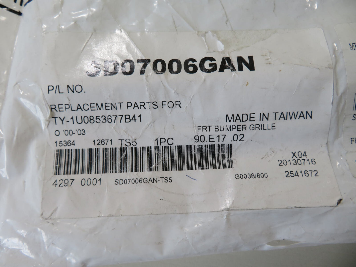 FRONT BUMPER GRILLE FOR SKODA OCTAVIA SD07006GAN 1997-2010