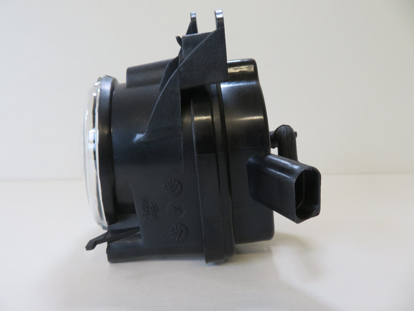 FRONT FOG LIGHT LEFT SIDE NS FOR VOLKSWAGEN POLO 1999-2001 VW0204414