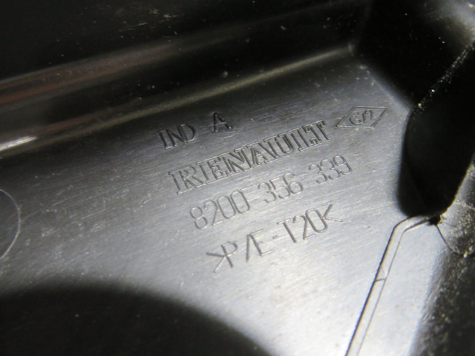 RENAULT SCENIC FUSE BOX COVER LID 8200356339 2003-2009 1439-5