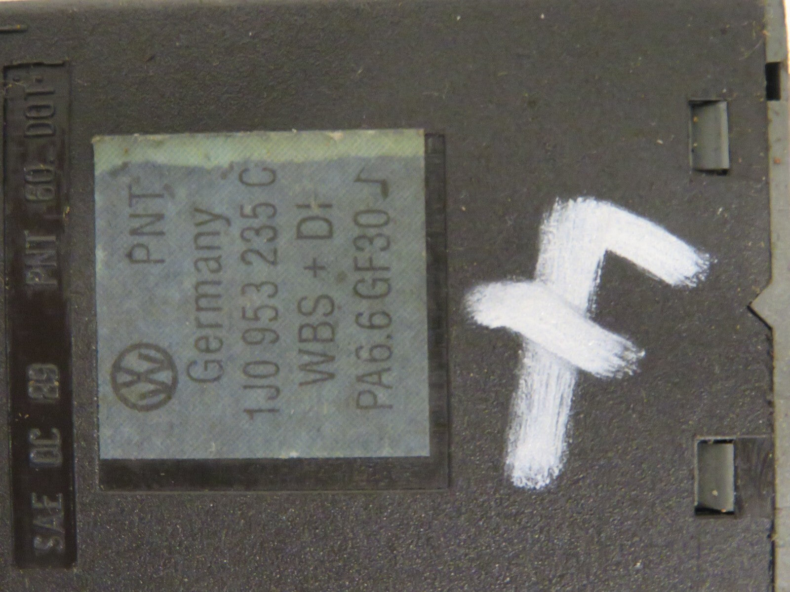 VOLKSWAGEN VW GOLF MK4 HAZARD SWITCH 1J0953235 1998-2004 AMS1703-4