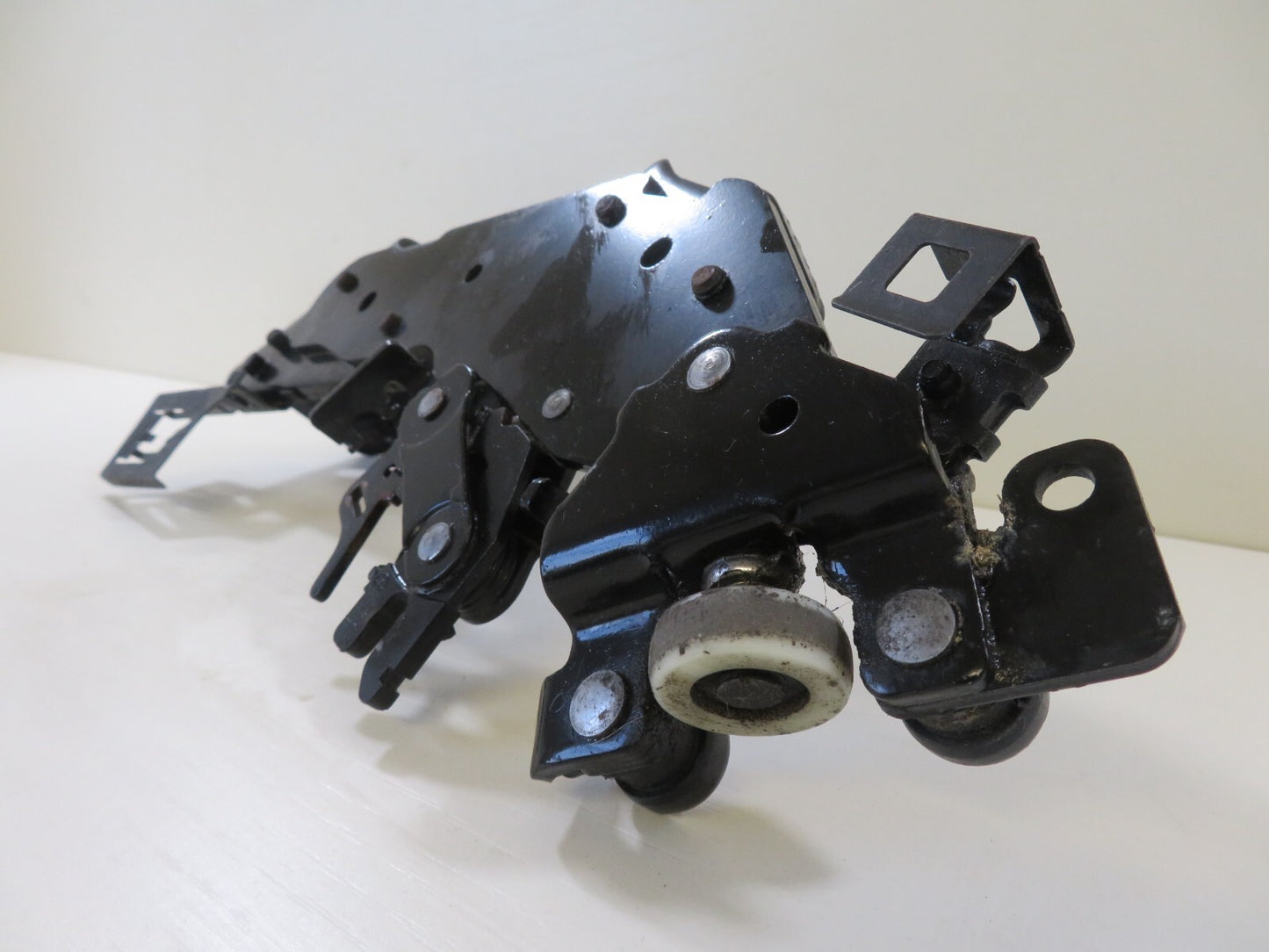 FORD C MAX GRAND OSR BOTTOM GUIDE ROLLER HINGE AM51-U25000-AF 2011-2015 1507-4