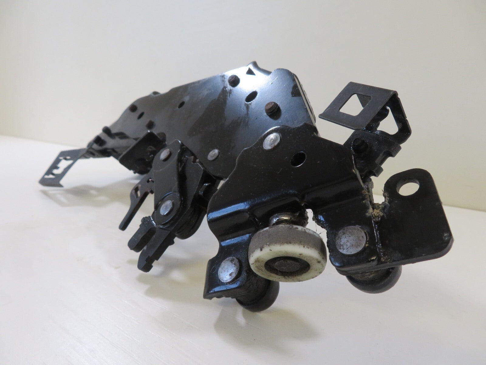 FORD C MAX GRAND OSR BOTTOM GUIDE ROLLER HINGE AM51-U25000-AF 2011-2015 1507-4