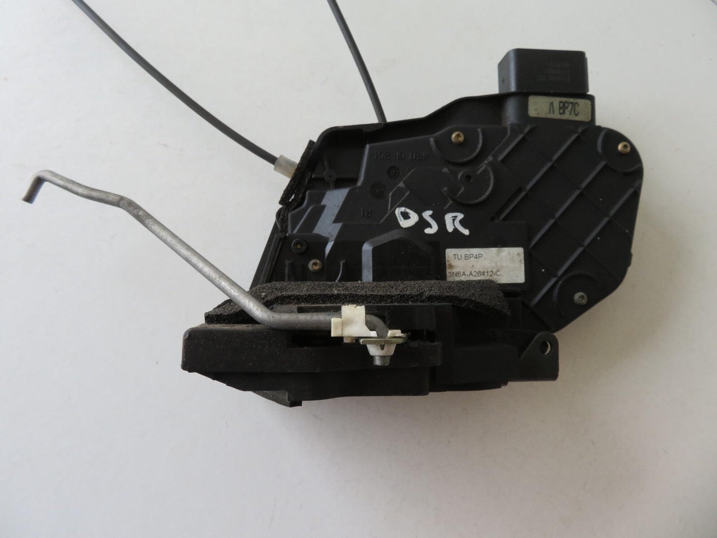 MAZDA 3 BK OSR REAR DOOR LOCK CATCH 3N6A-A26412-C 2003-2006 AMS114