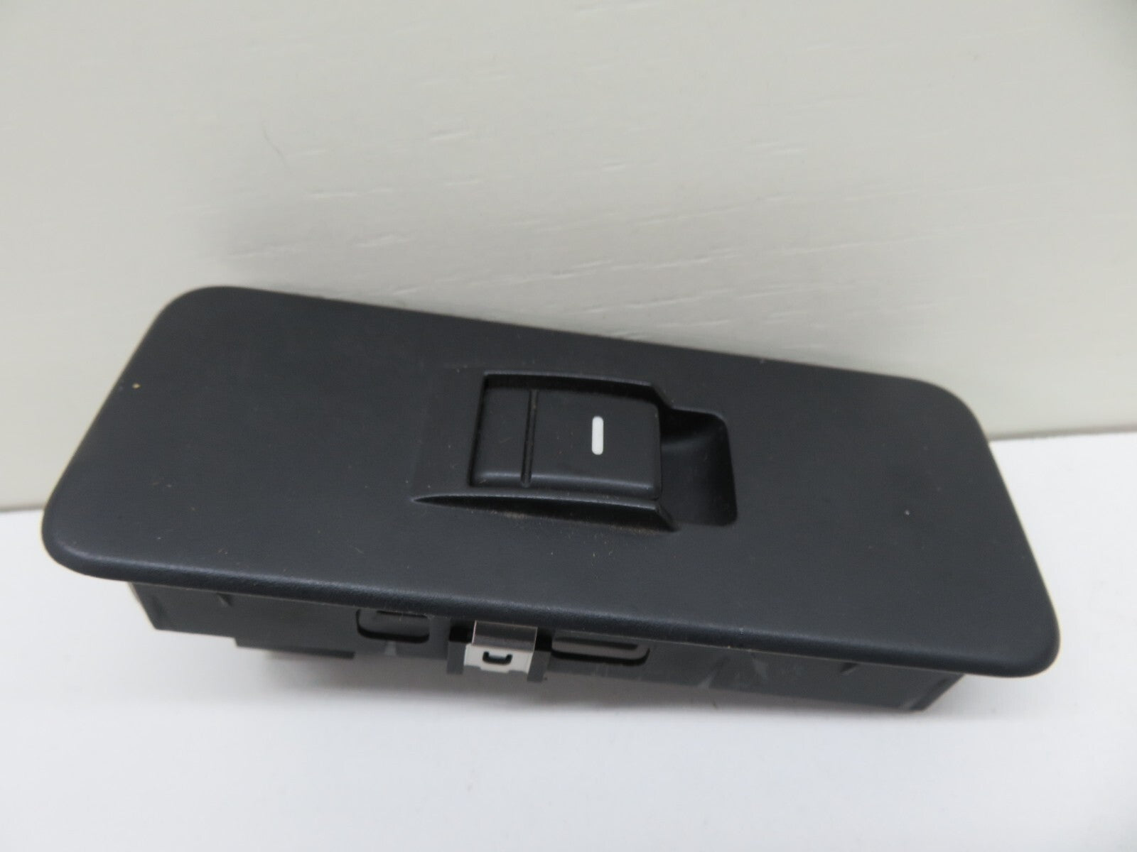 LAND ROVER DISCOVERY 3 REAR WINDOW SWITCH YUD501070 2005-2009 1212-6