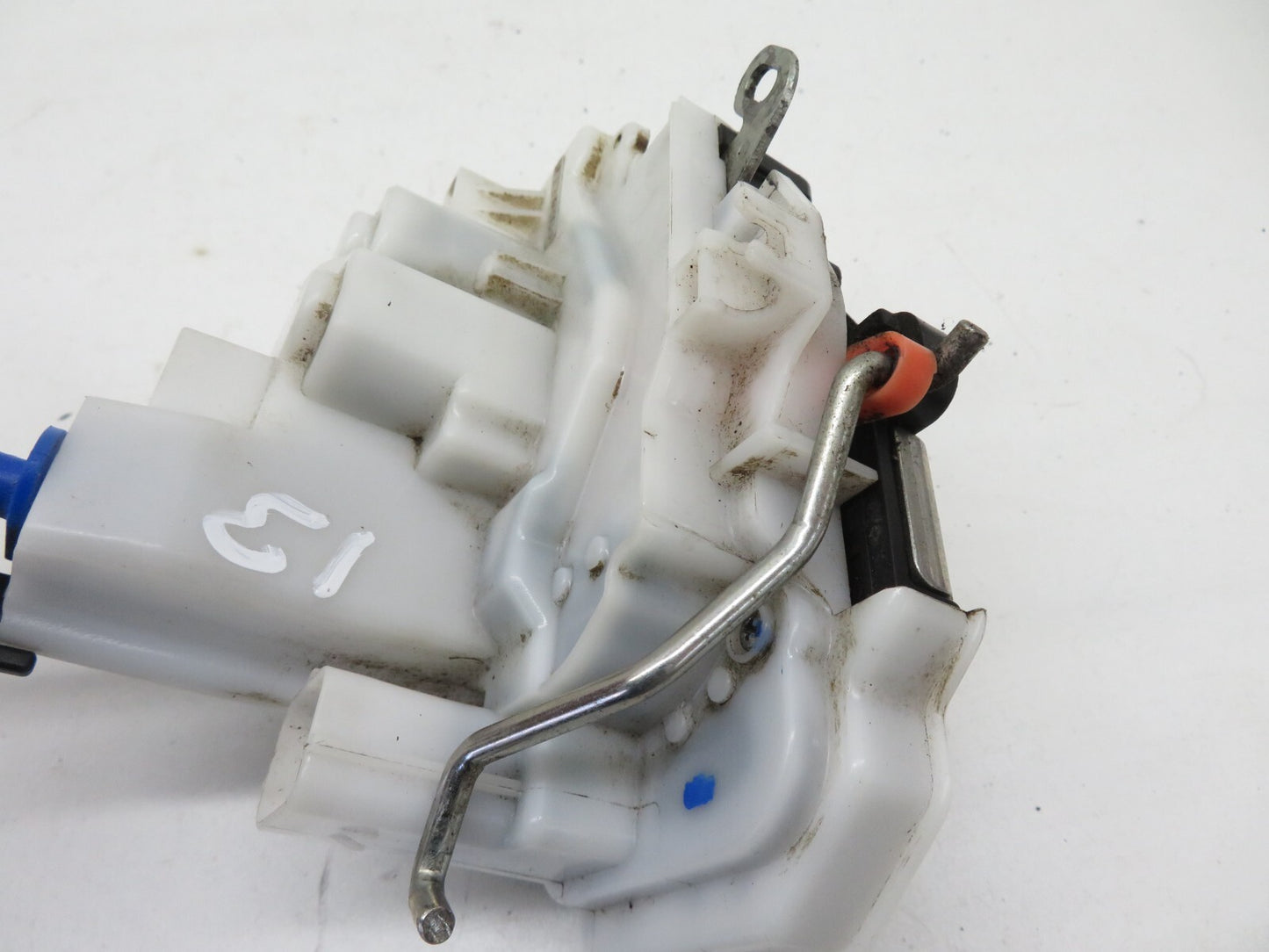 PEUGEOT BIPPER OSF DRIVER  DOOR LOCK CATCH 2008-2015 1734-13