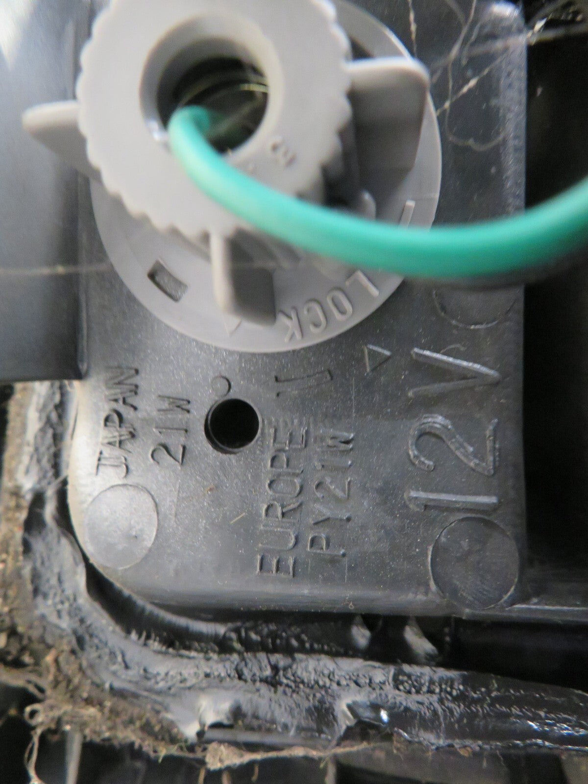 NISSAN ALMERA OS DRIVER REAR OUTER TAIL LIGHT 1998-2000 1624-10