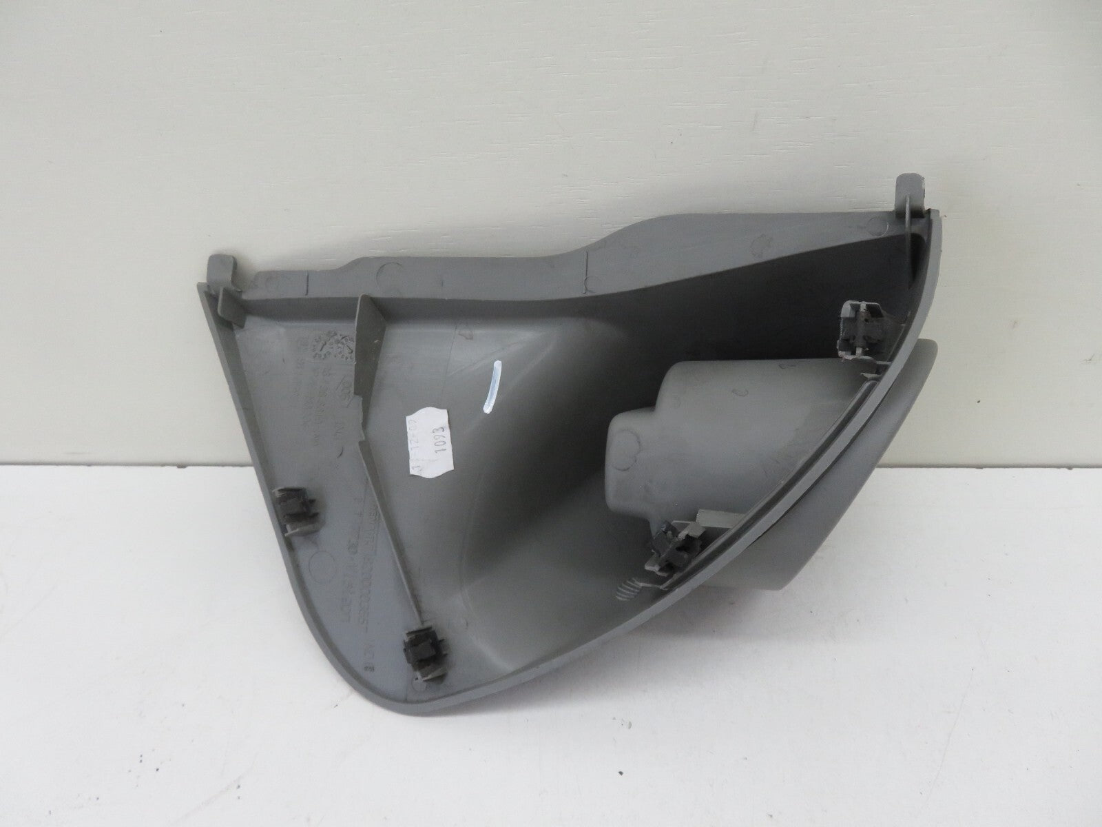 VAUXHALL VIVARO OS DRIVER CUP HOLDER TRIM 8200003557 2001-2014 1138-1