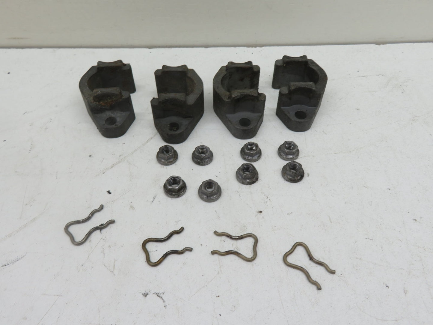 LAND ROVER FREELANDER 1 DIESEL FUEL INJECTOR CLAMPS FITTINGS 1997-2006 1500-9