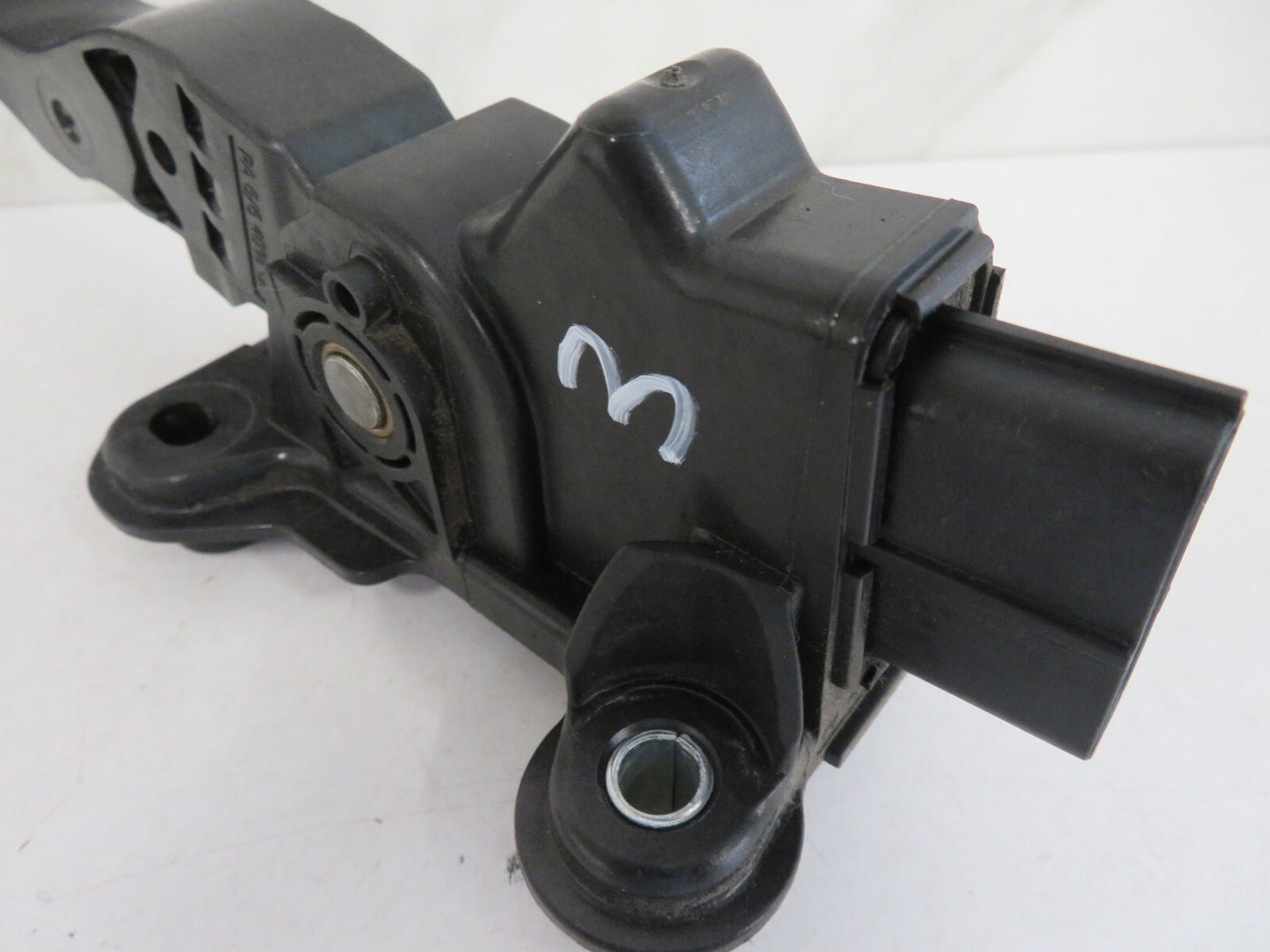 PEUGEOT 4007 THROTTLE PEDAL MN101543 2007-2012 AM1452-4