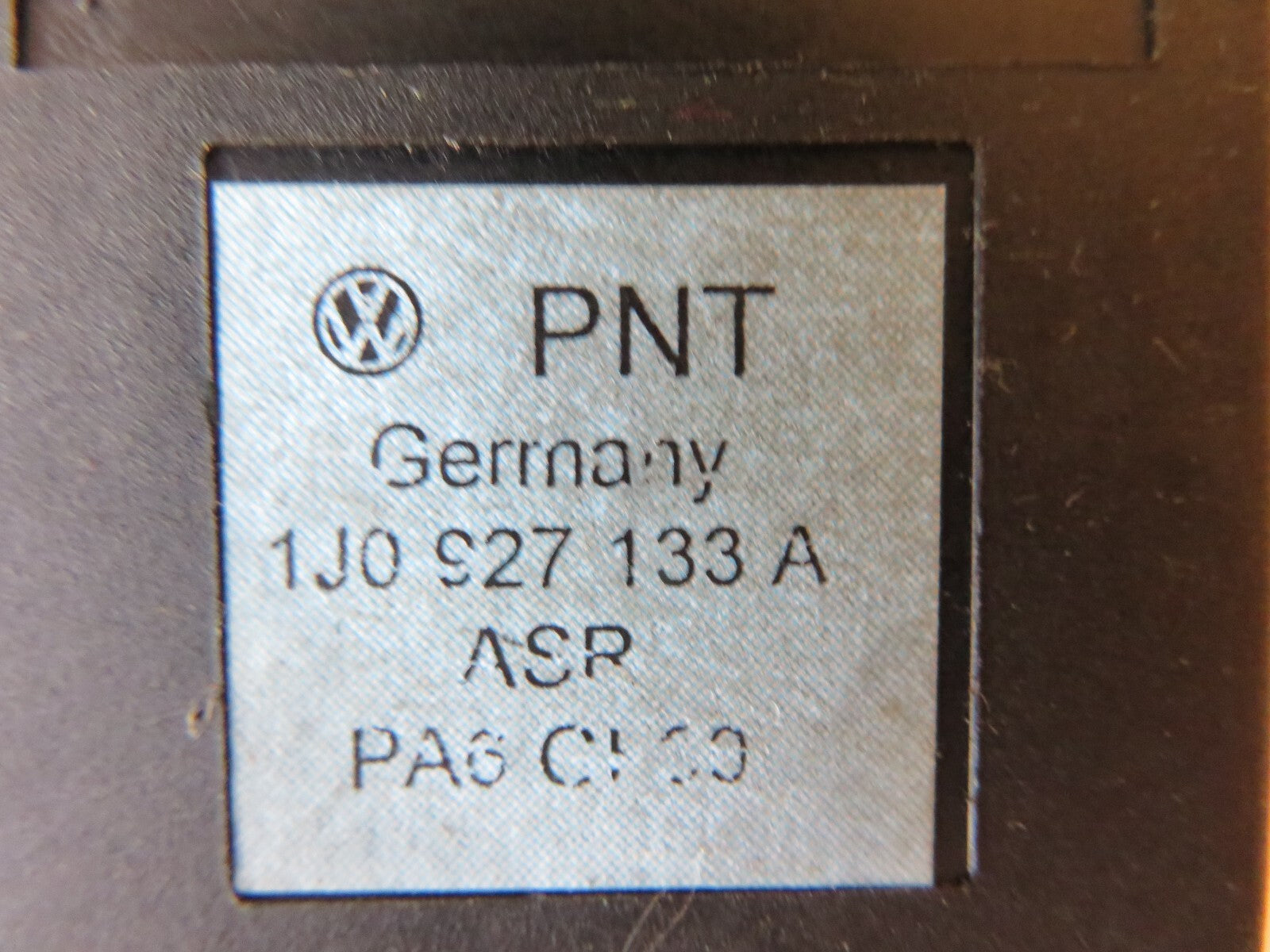 VOLKSWAGEN VW GOLF MK4 ASR TRACTION SWITCH 1J0927133A 1998-2004 AMS1703-1