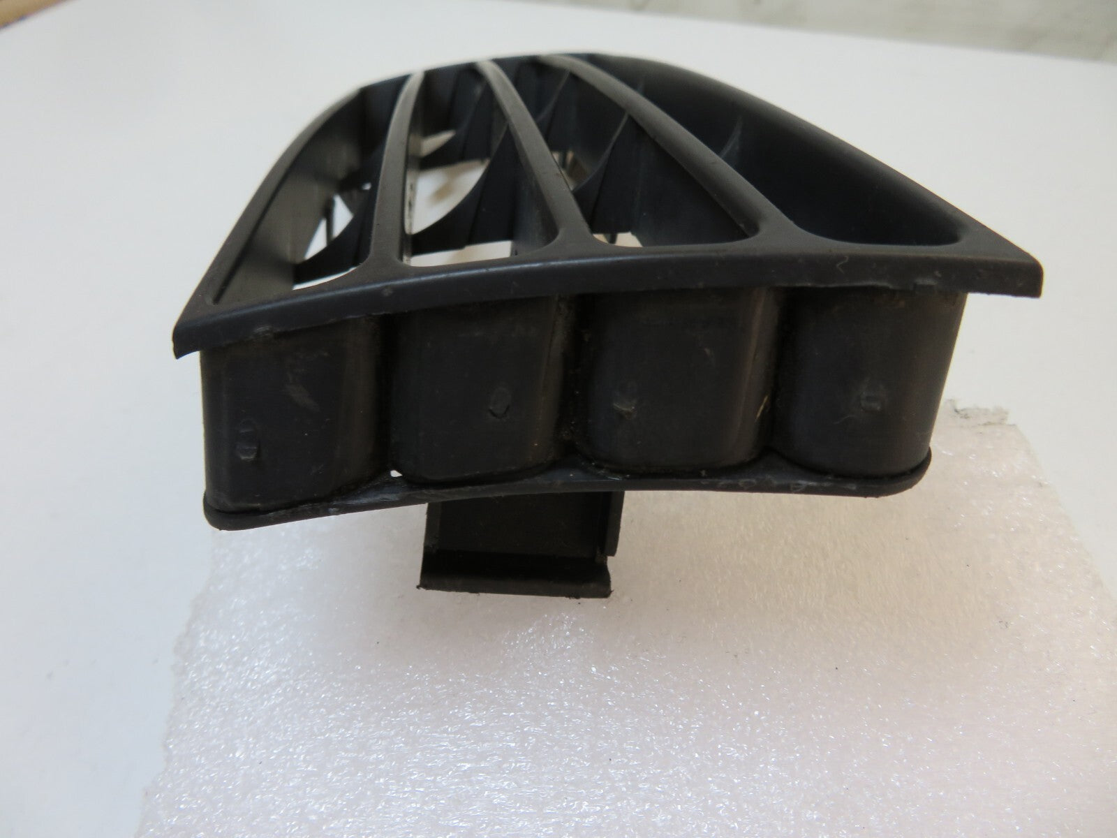 AUDI A4 B5 AVANT FACELIFT FRONT PASSENGER NS BUMPER GRILL 2001 AS15