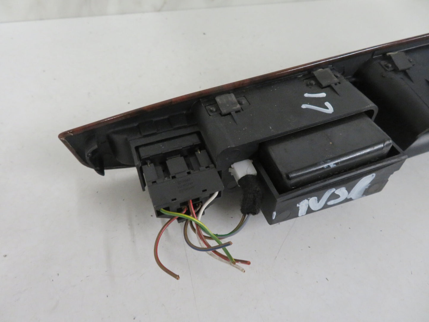 AUDI A8 D2 NSR DOOR WINDOW SWITCH HANDLE TRIM 1998-2002 A1652-17