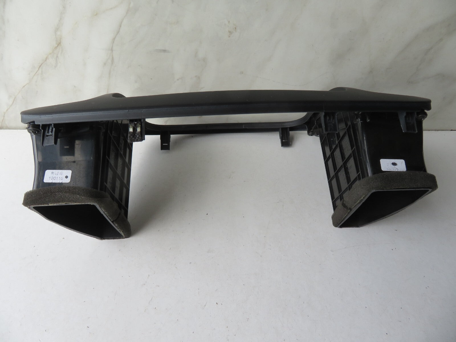 HYUNDAI I10 CENTRE CONSOLE AIR VENTS 2011-2013 A1355-2