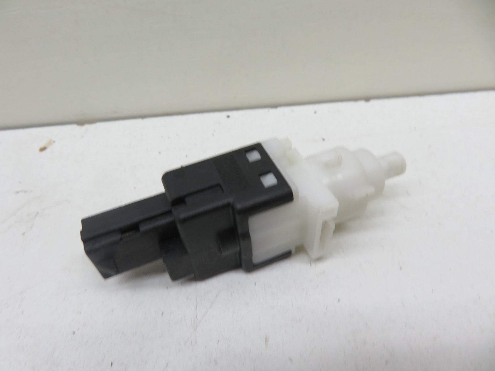 FIAT 500 BRAKE PEDAL SWITCH 46840510 2007-2012 1837-20