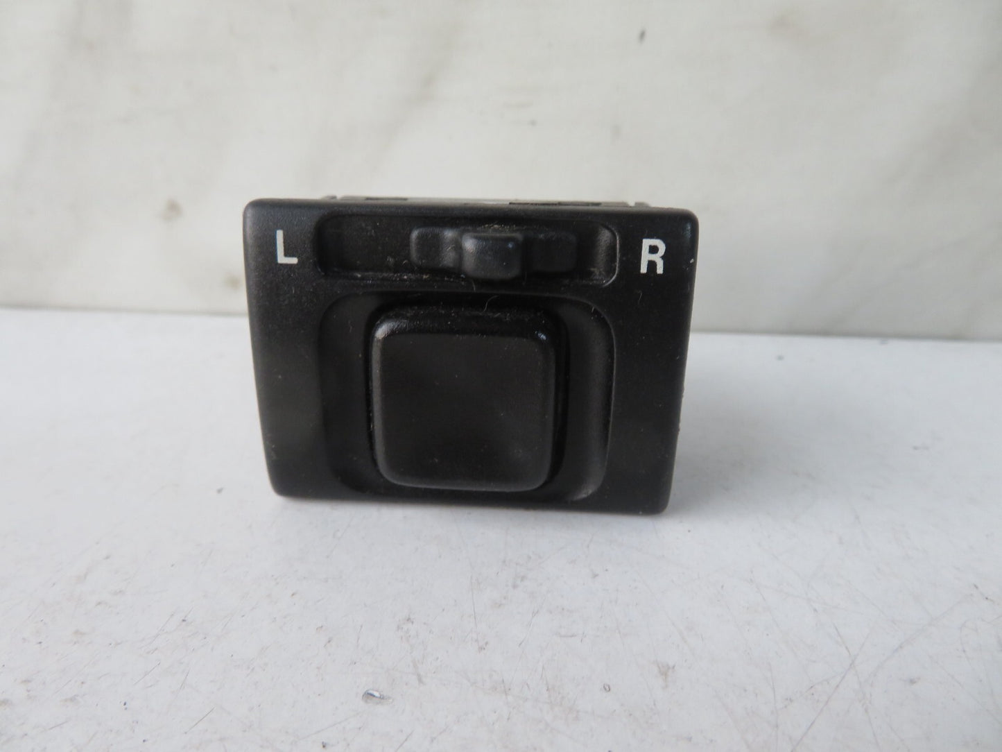 SUZUKI JIMNY MIRROR CONTROL SWITCHES 1998-2005 AMS1509-17