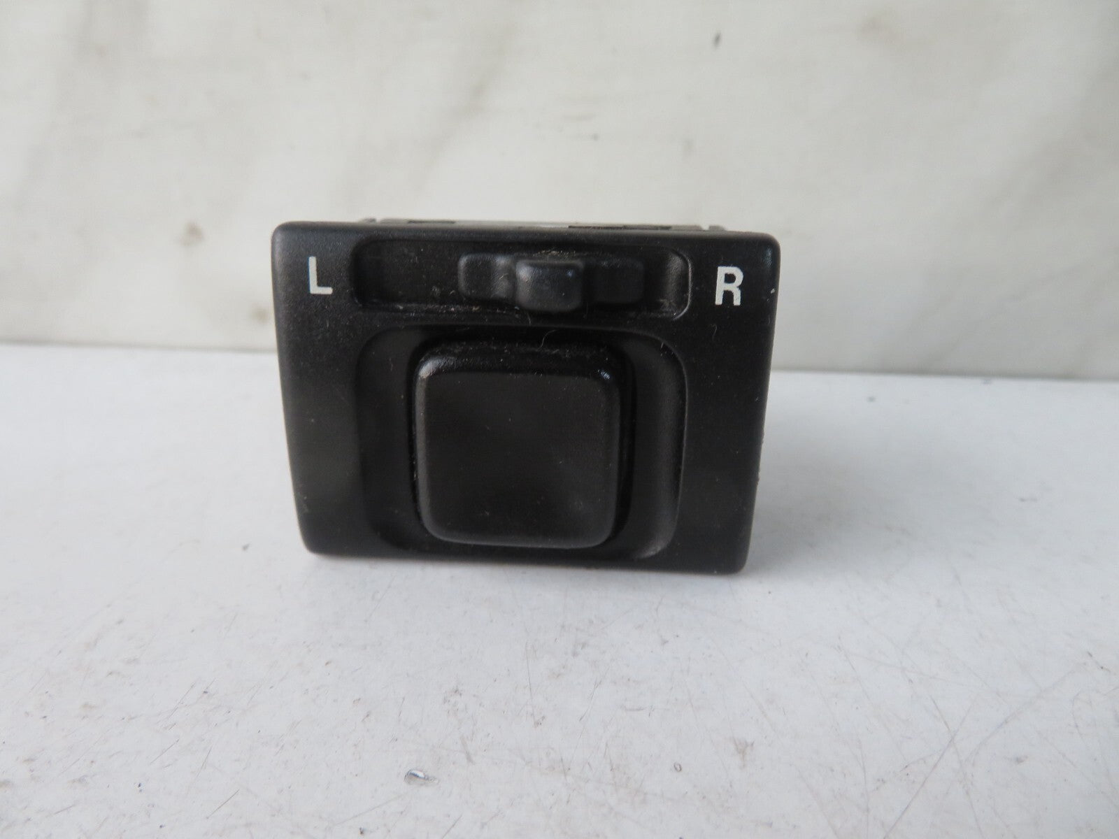 SUZUKI JIMNY MIRROR CONTROL SWITCHES 1998-2005 AMS1509-17