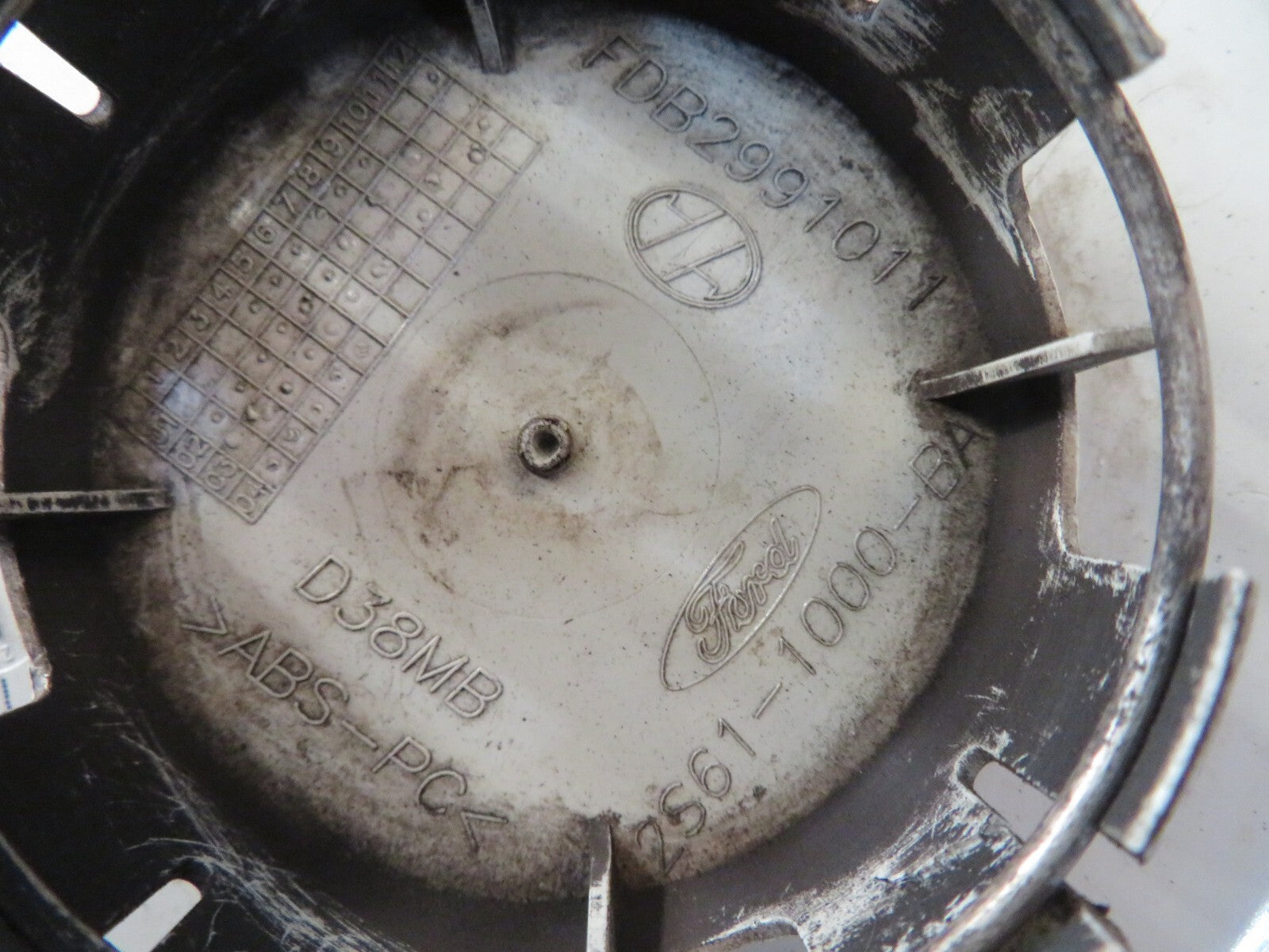 FORD FIESTA MK6 ALLOY WHEEL CENTRE CAP 2S61-1000-BA 2002-2008 MIX1243-26