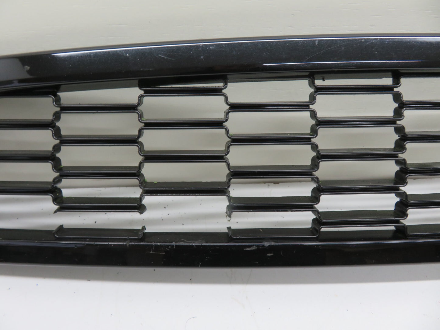 MINI COOPER S R53 AERO LOWER FRONT GRILLE JCW (DAMAGE SEE PHOTOS) 2001-2006