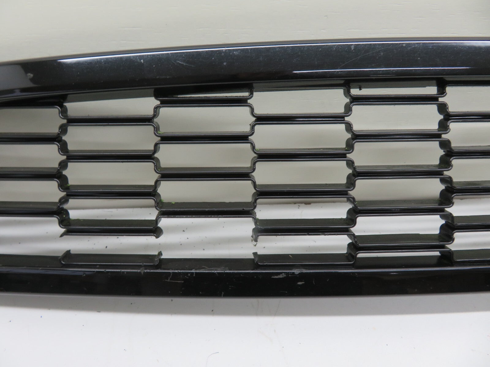 MINI COOPER S R53 AERO LOWER FRONT GRILLE JCW (DAMAGE SEE PHOTOS) 2001-2006
