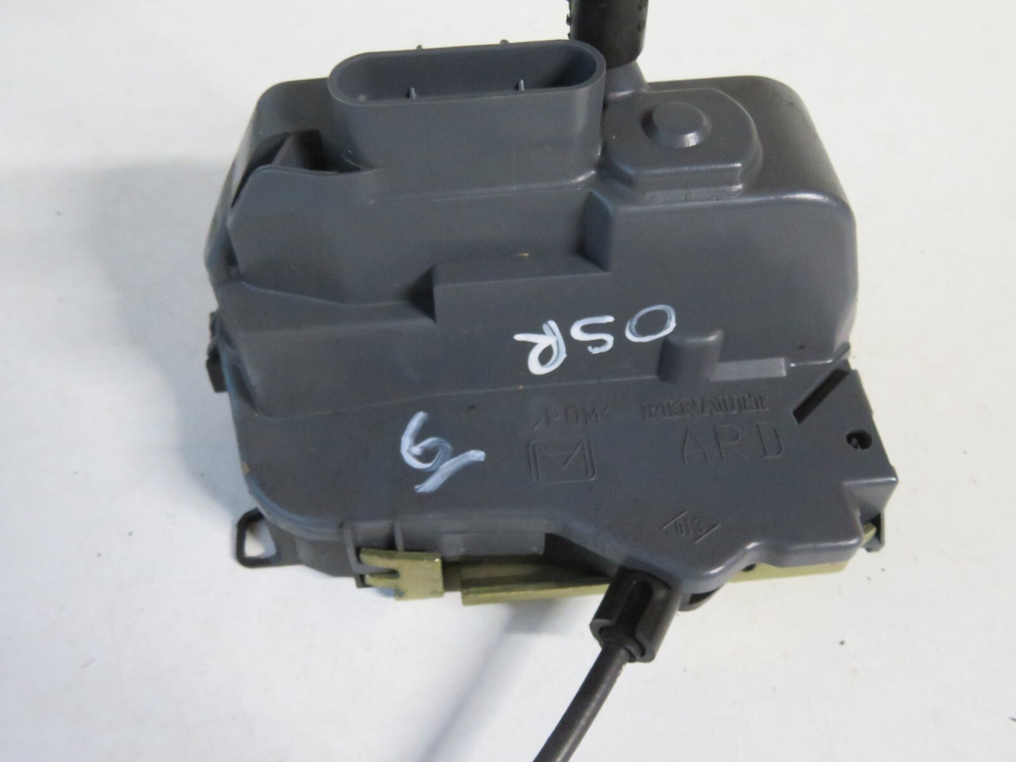 RENAULT LAGUNA ESTATE OSR DOOR LOCK CATCH 2001-2005 AMS1433-6