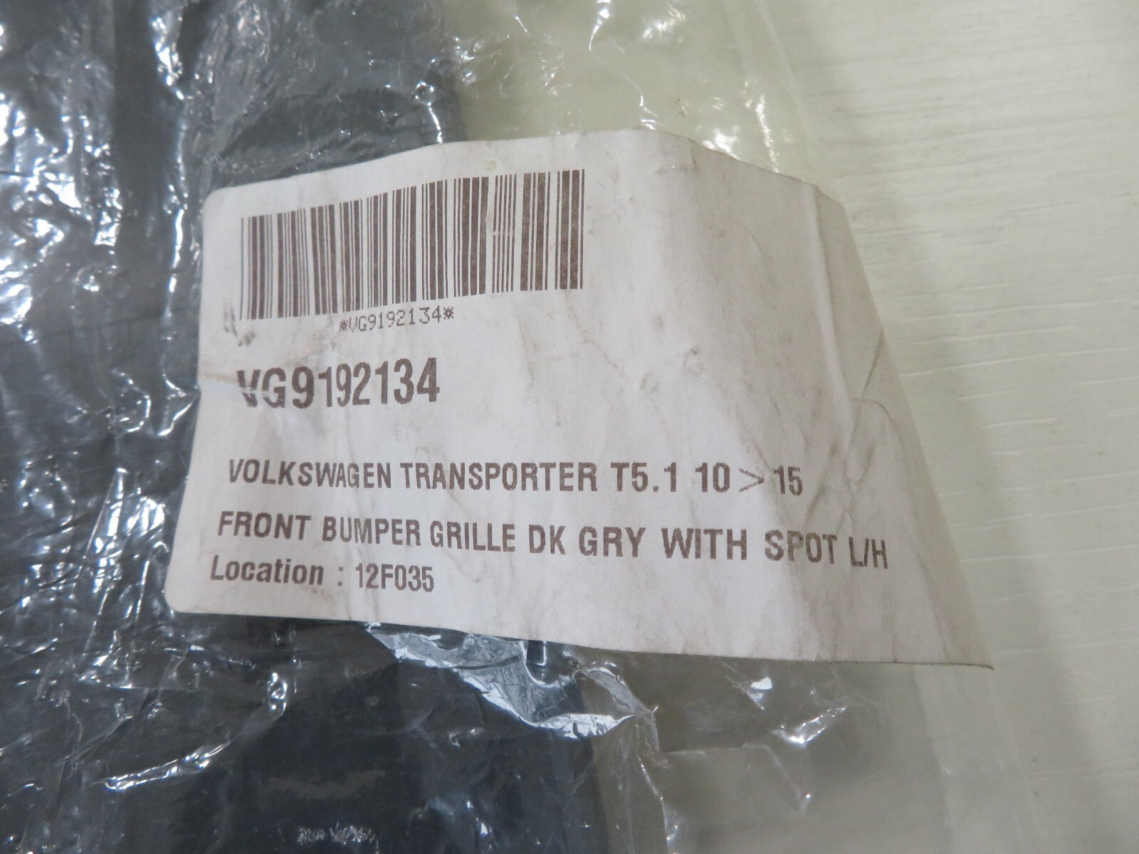 LH PASSENGER NS FRONT BUMPER GRILLE FOG SURROUND FOR VW TRANSPORTER 2003-2015