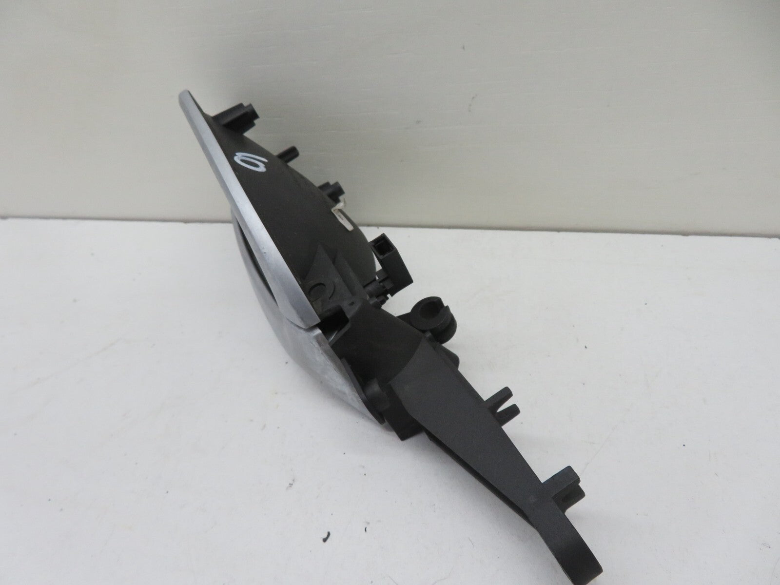 PORSCHE CAYENNE 955 OS DRIVER REAR INTERIOR DOOR HANDLE  2003-2006 1634-10