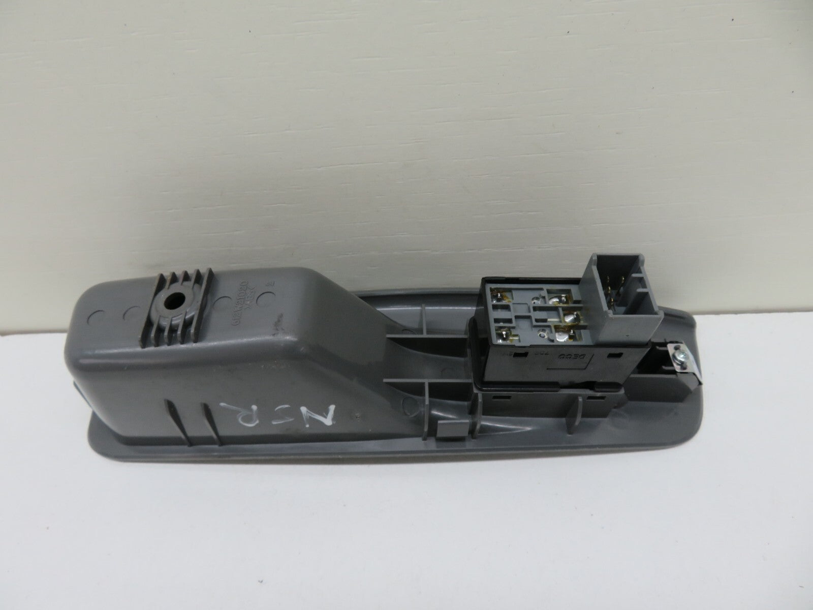 CHEVROLET LACETTI NSR REAR PASSENGER SIDE WINDOW SWITCH 2004-2010 1517-2