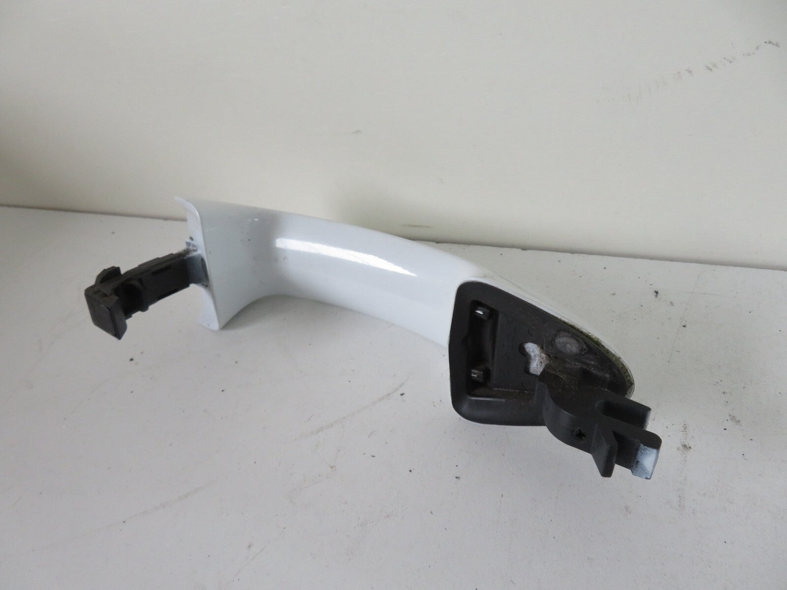 FORD FIESTA ST180 OS DRIVER DOOR HANDLE WHITE 2013-2017 1157-17