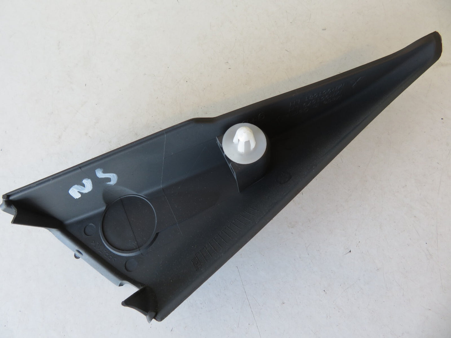 MITSUBISHI COLT CZ1 NS INTERIOR QUARTER TRIM MR951579 04-08 AMS1652