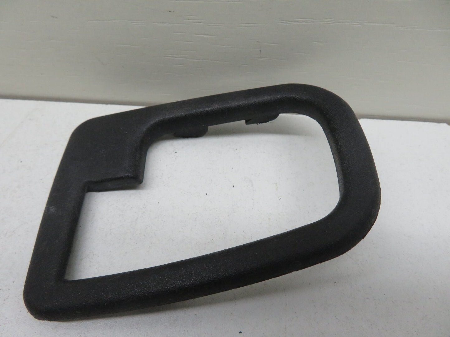 BMW E36 NS PASSENGER DOOR HANDLE TRIM 1960645 1991-1998 1658-10