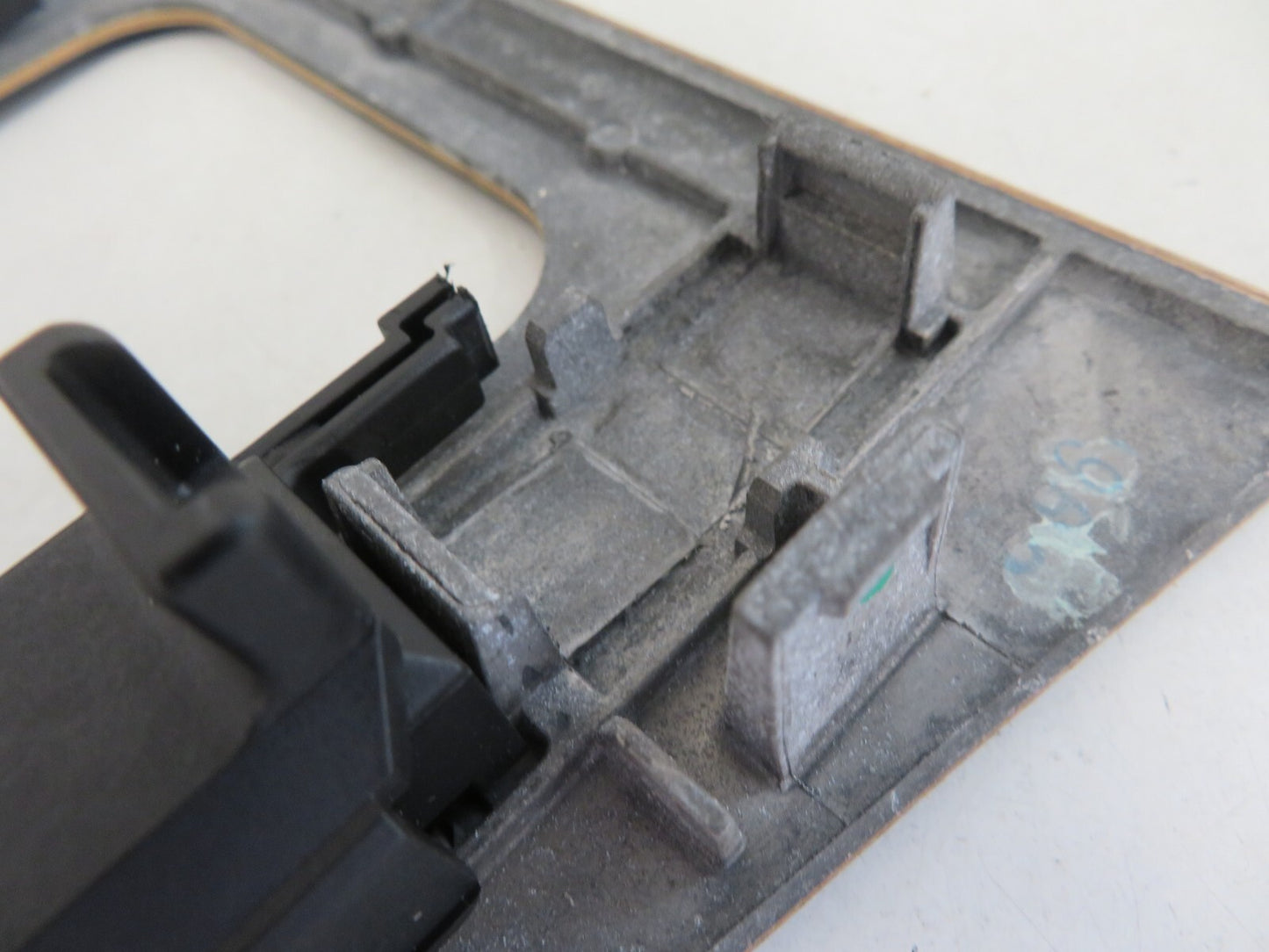 MERCEDES E CLASS W210 GEAR SELECTOR SURROUND TRIM WITH SWITCHES 1995-2002 1129-9