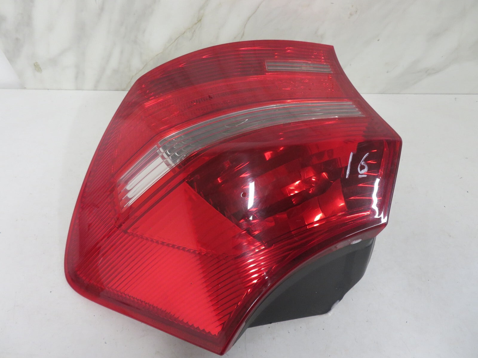 BMW E81 E87 OS DRIVER REAR TAIL LIGHT 7164856 2007-2012 MX1416-16