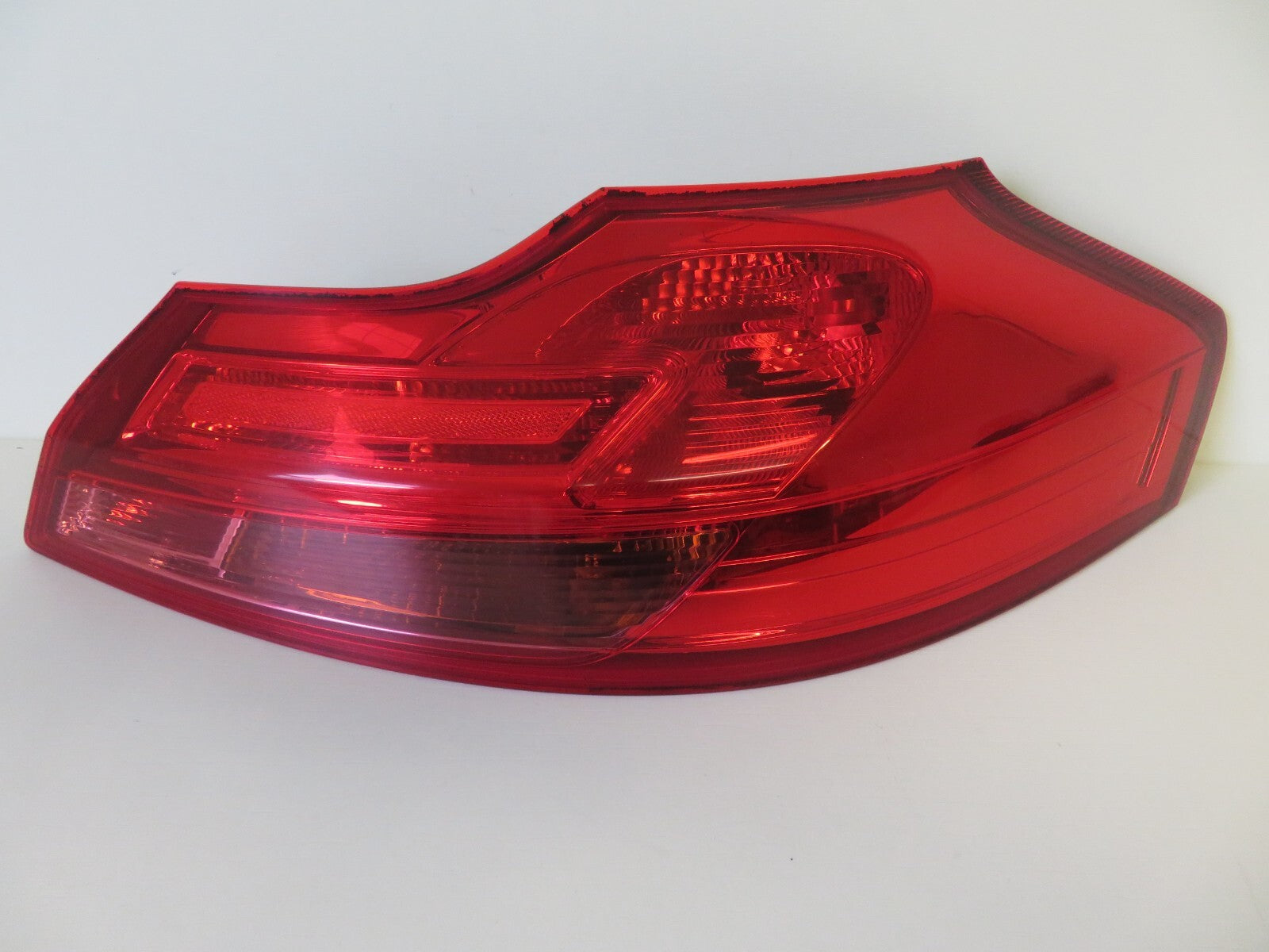 VAUXHALL INSIGNIA ESTATE OSR DRIVER REAR TAIL LIGHT 13226857 2008-2013 NSBK1730