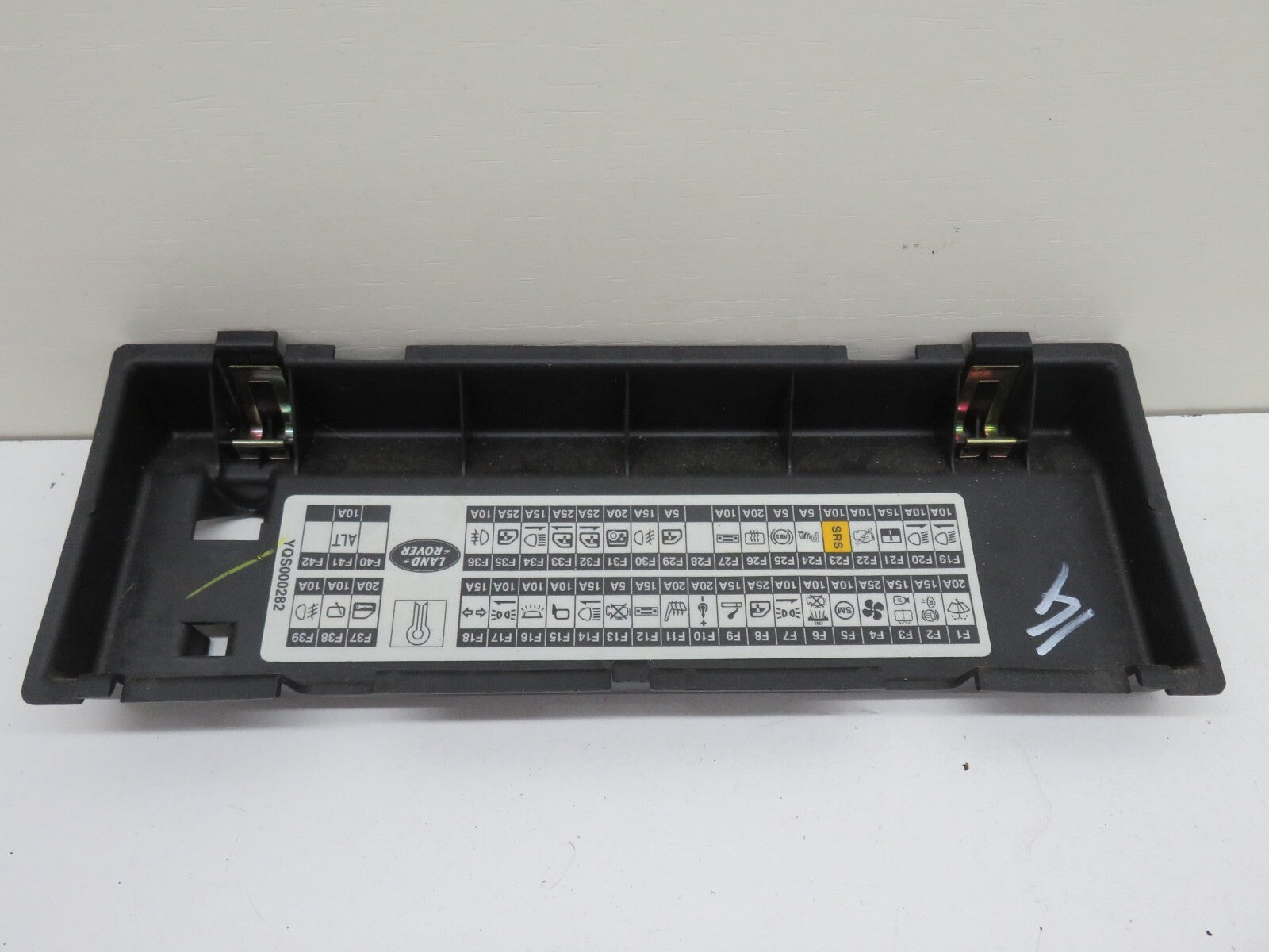 LAND ROVER FREELANDER 1 INTERIOR FUSE BOX COVER YQS000282 1998-2004 1310-14