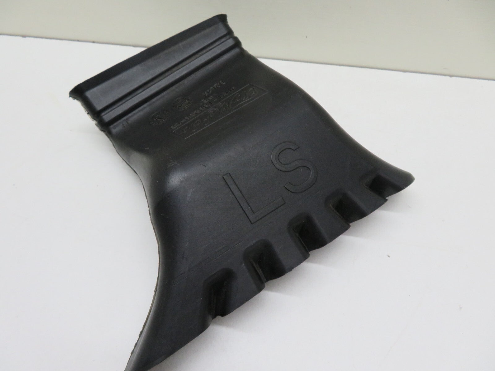 FORD FOCUS ST225 FRONT LEFT AIR DUCT PIPE 4M51-18D236-CB (2005-2010) 1345-7