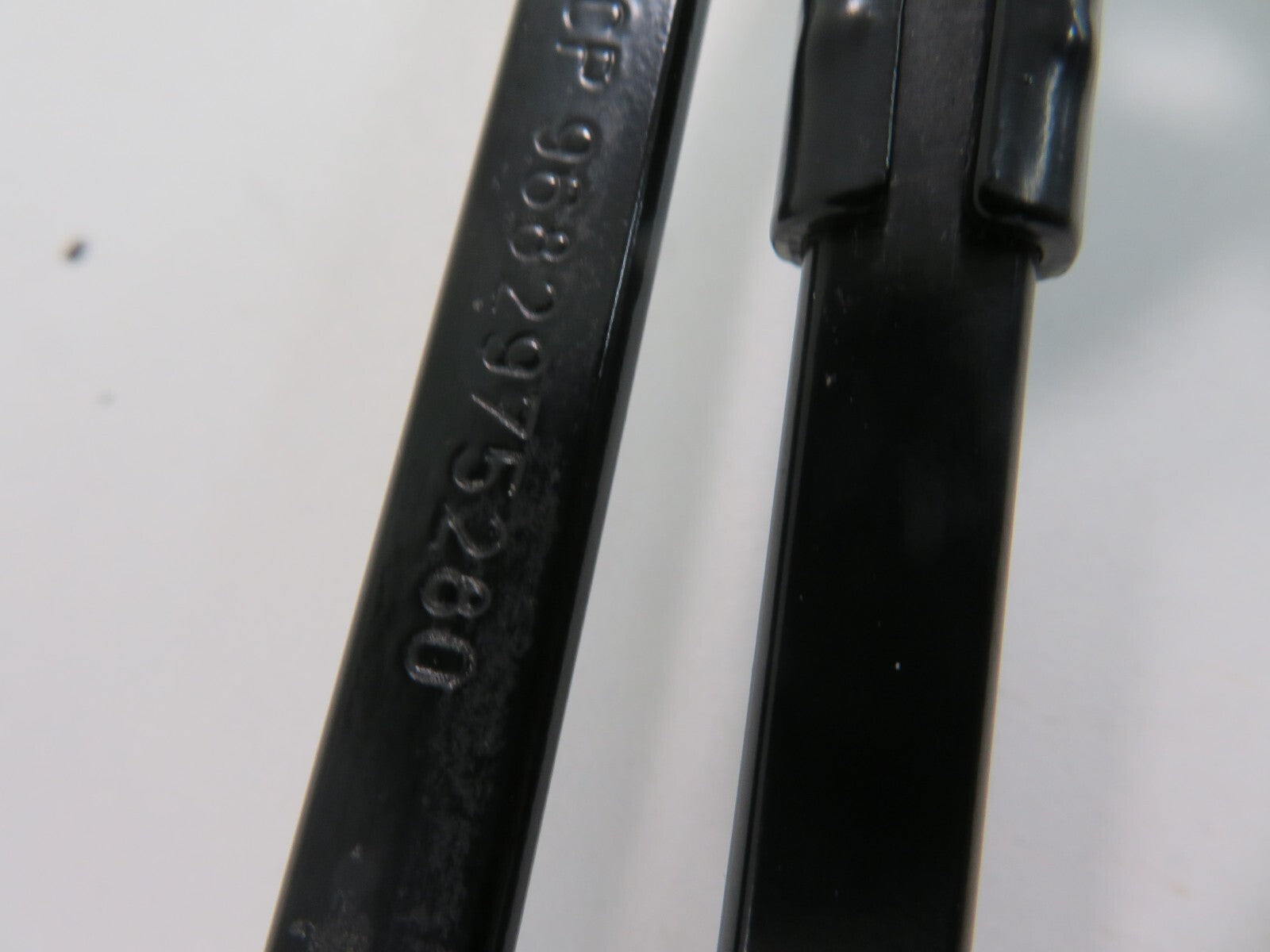 CITROEN BERLINGO MK2 FRONT WIPER ARMS PAIR 2008-2012