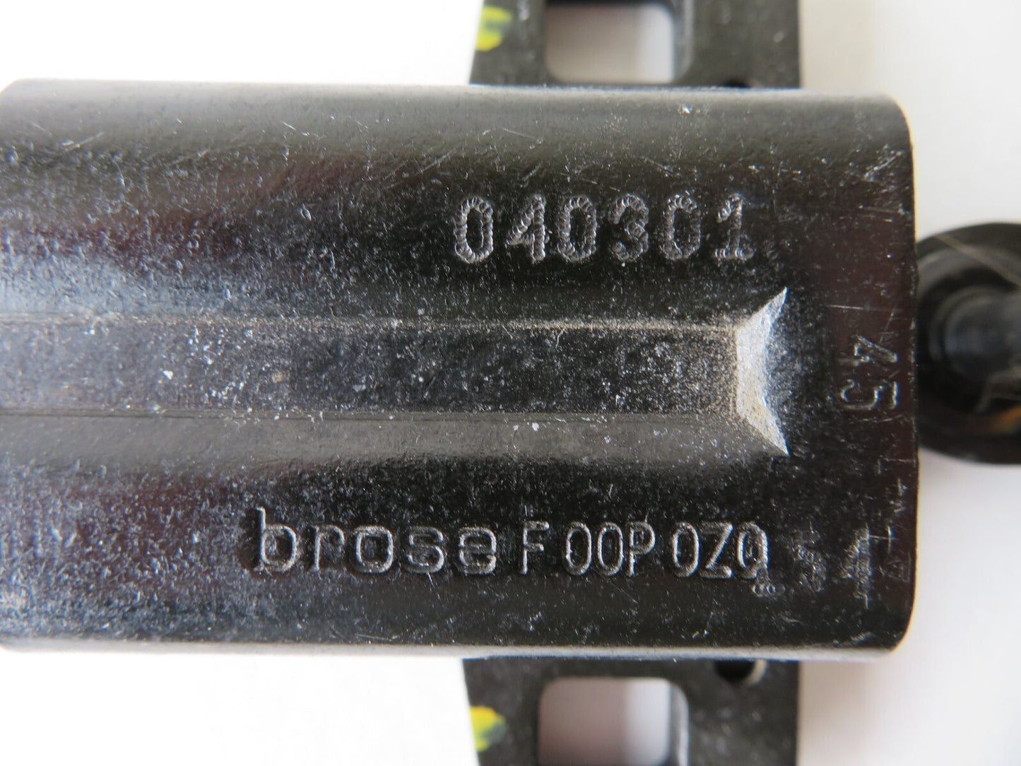 BMW X5 E53 LOWER TAILGATE LOCK LATCHES PAIR 2004-2007 RG04 SA