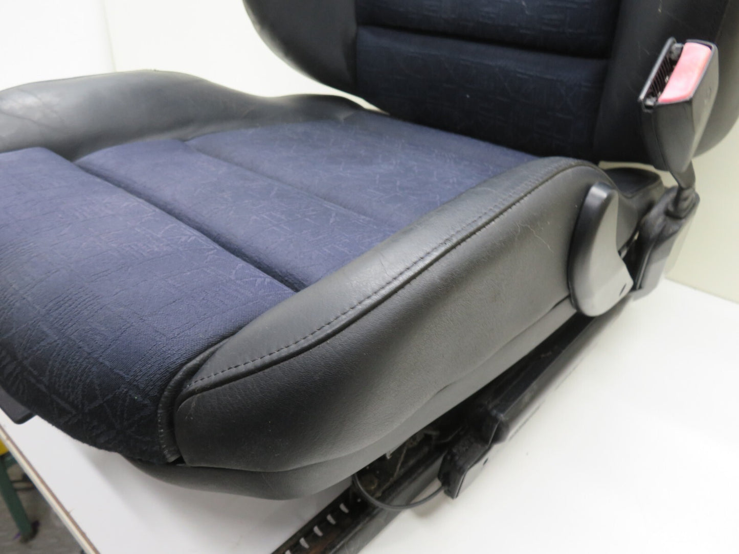 BMW E36 CONVERTIBLE COUPE OS DRIVER HALF LEATHER SEAT (SEE PHOTOS) 1990-1998