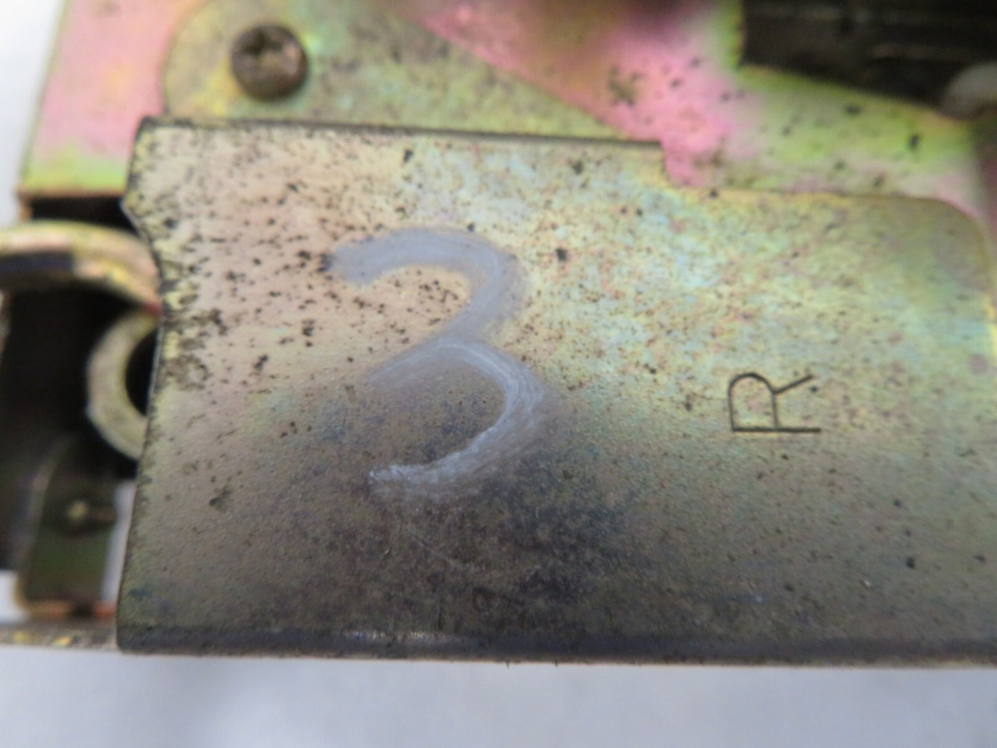 HONDA CRV MK2 OSR DOOR LOCK CATCH 2002-2006 1624-3