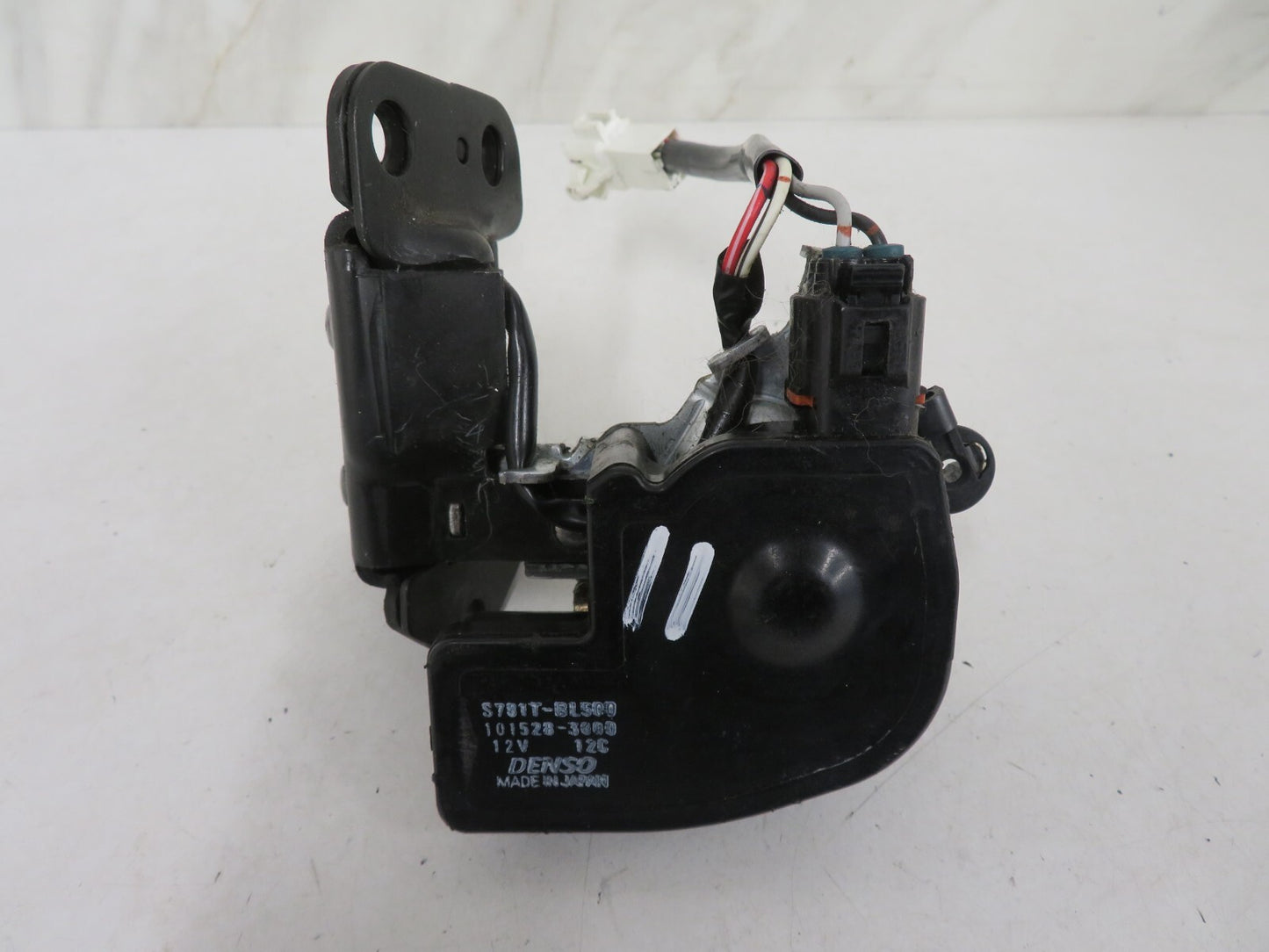 TOYOTA COROLLA BOOT LOCK CATCH 101528-3000 2002-2006 MIX1424-11