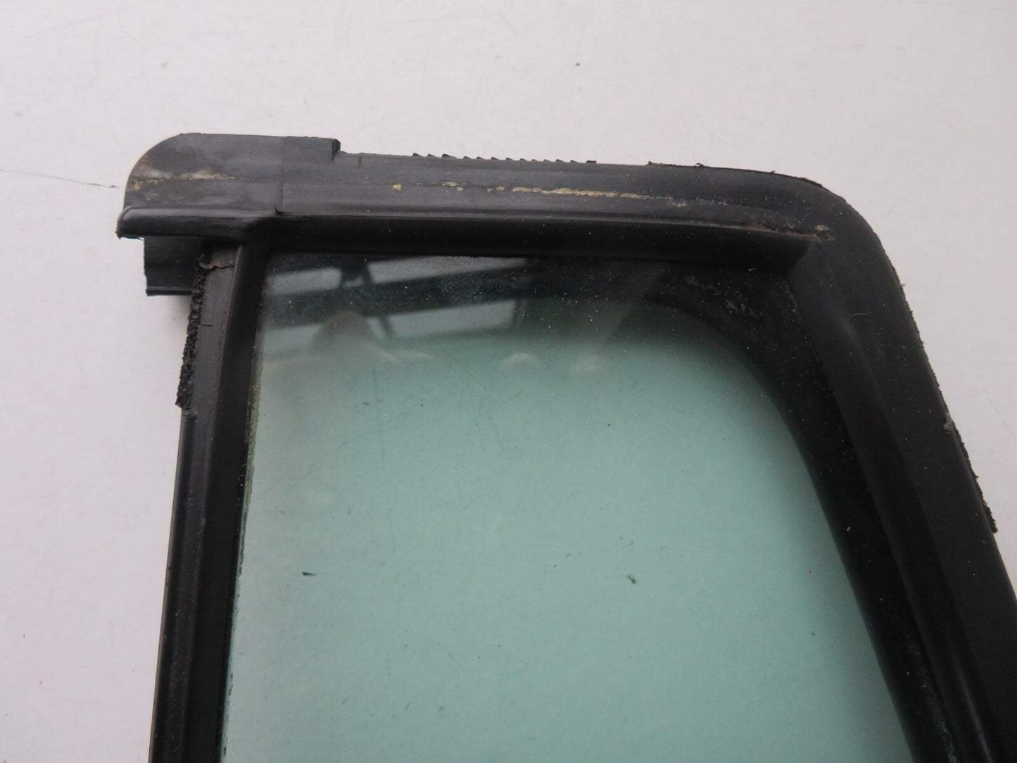 RENAULT LAGUNA ESTATE NSR QUARTER GLASS 2001-2005 A1504-1