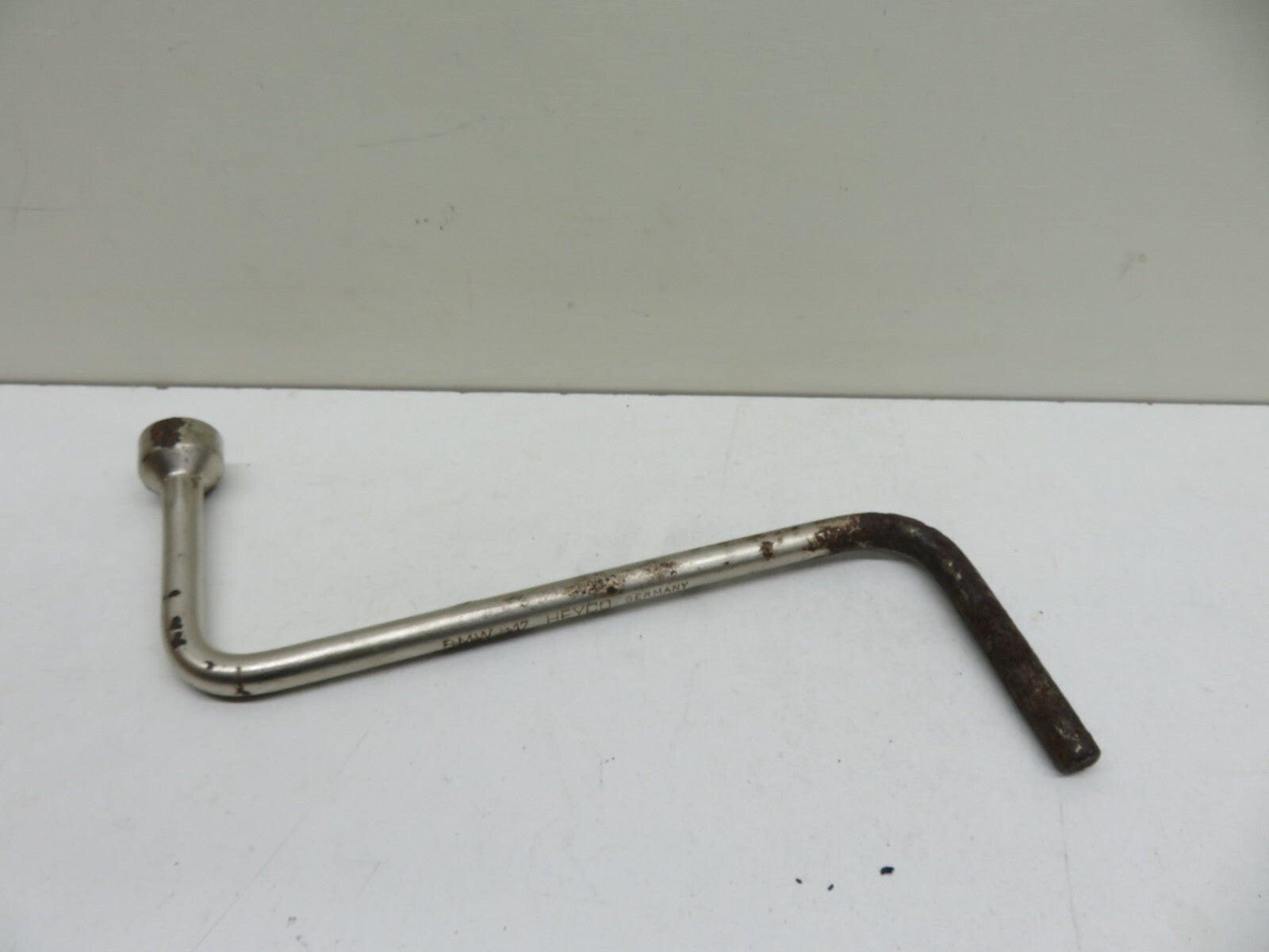 BMW E36 WHEEL NUT BRACE TOOL 1991-1998 B1658-3