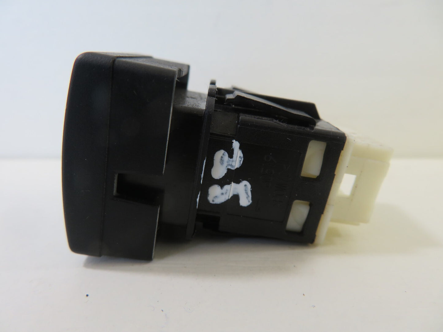 PEUGEOT 308 CHILD LOCK SWITCH 96593246XT 2007-2013 1349-25